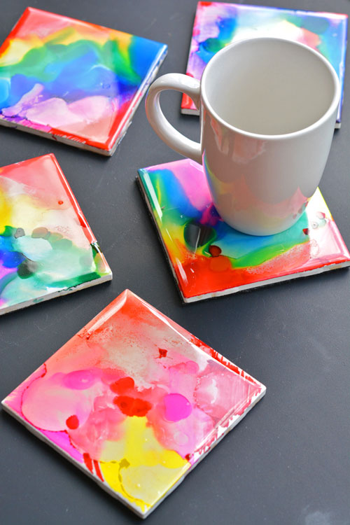copy85_Sharpie-dyed-tile-coasters-using-rubbing-alcohol